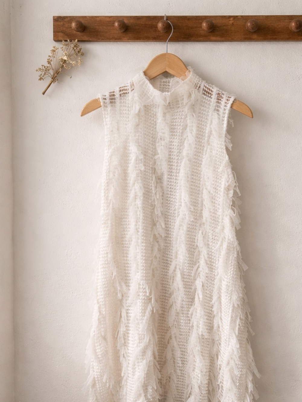 Sleeveless White Maxi Dress with Fringe Texture